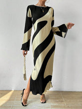 Privรฉ Women's Pattern Printed Bell Sleeve Dress shein
